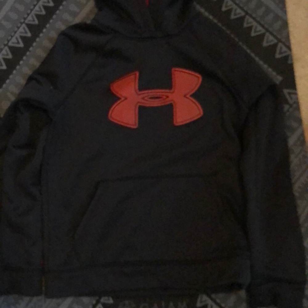 Boys Medium Under Armour hoodie